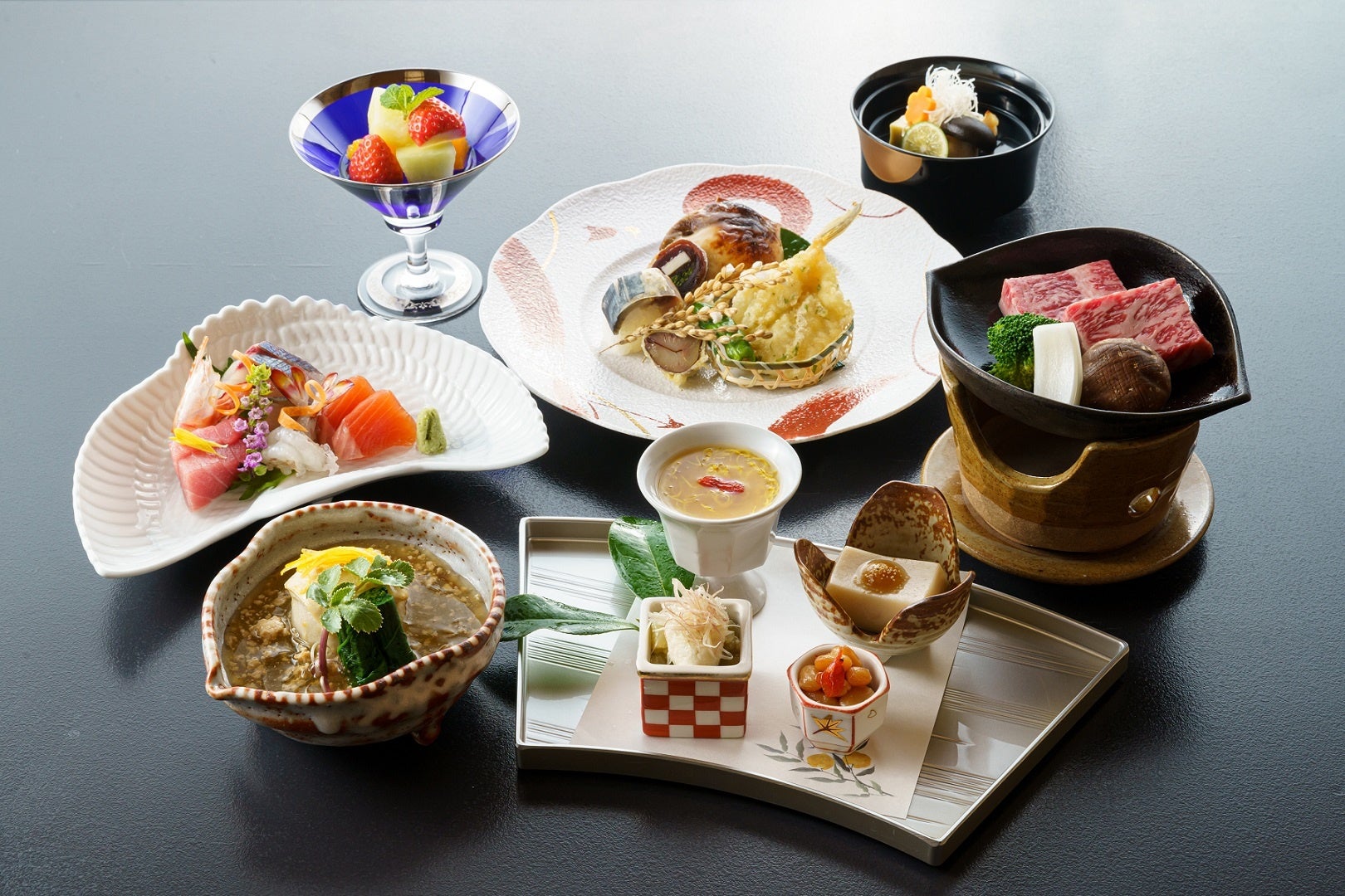 【琵琶湖】旬の幸を繊細に調理した会席料理