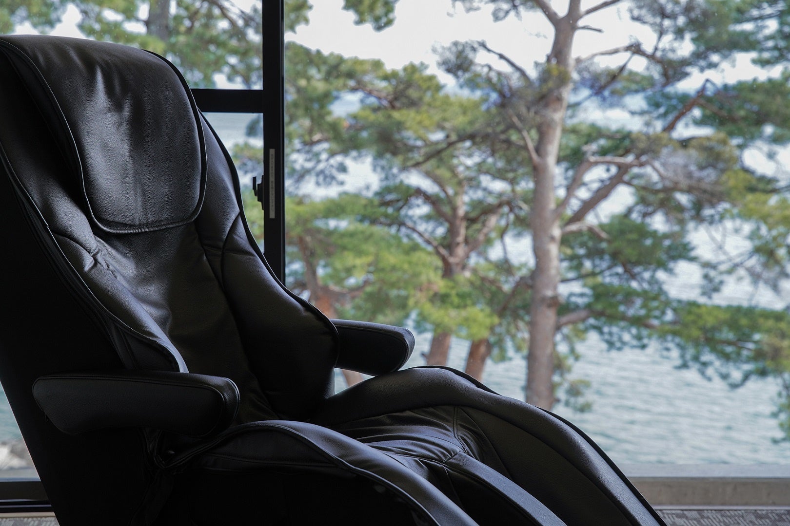 【琵琶湖】客室のマッサージチェア