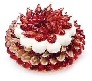 カフェコムサ、島根県産の希少ぶどう「神紅」使用ケーキを期間限定発売