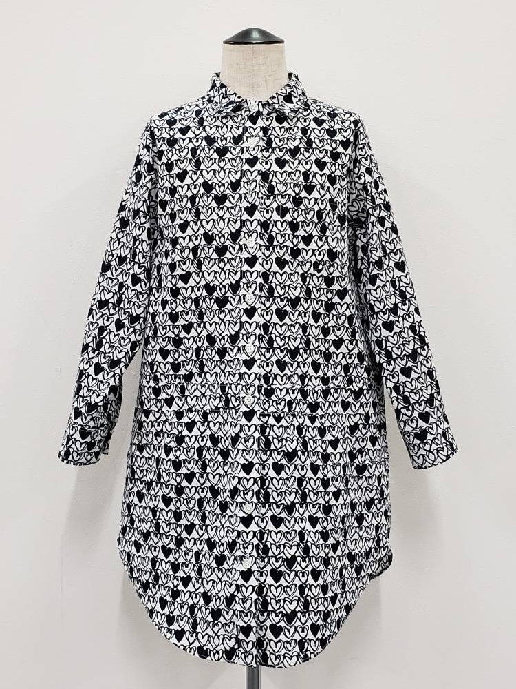 シャツチュニック　(120～130㎝)17,600円、(140～160㎝)18,700円　※全て税込