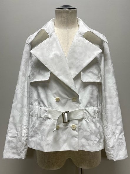 ジャケット　64,900円(税込)　カラー：ホワイト・ブラック