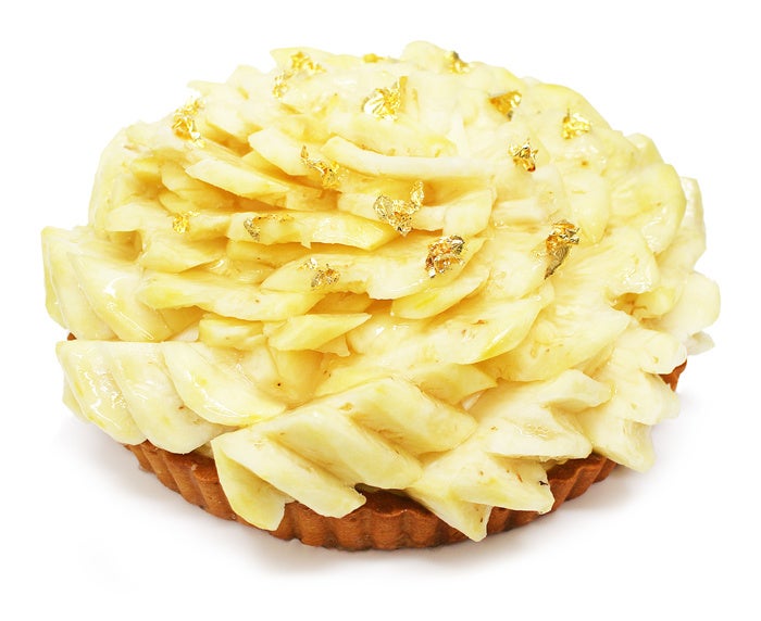 沖縄県 石垣島産「ピーチパイン」とパッションフルーツムースのケーキ