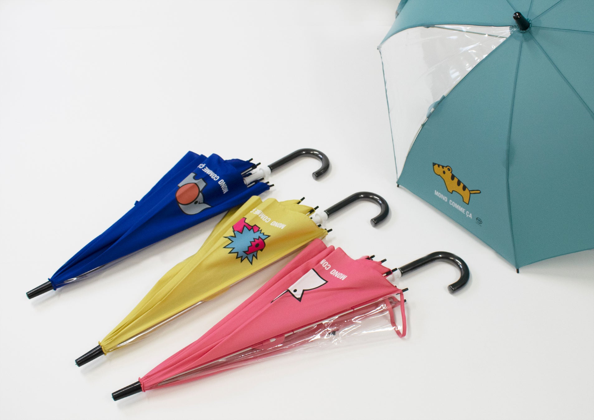 雨の日のお出かけが楽しくなる カラフルな色展開のキッズレインアイテムがモノコムサより登場 株式会社ファイブフォックスのプレスリリース 雨の日のお出かけが楽しくなる カラフルな色展開のキッズレインアイテムがモノコムサより登場 株式会社ファイブフォックスのプレスリリース