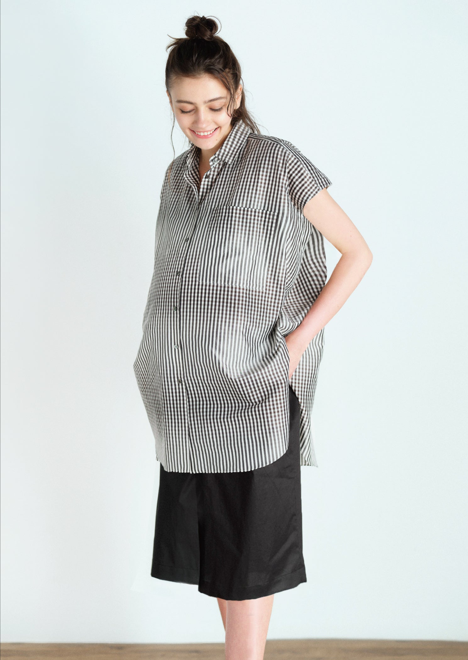 シャツ　24,200円(税込)