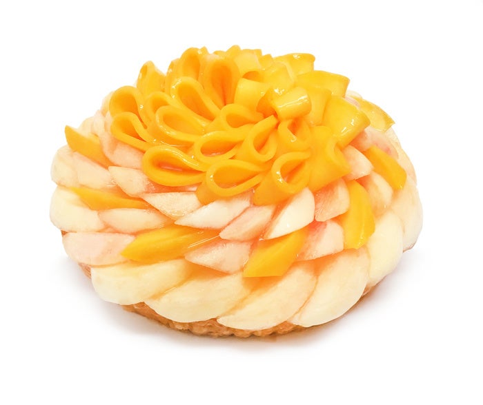 桃とマンゴーのケーキ