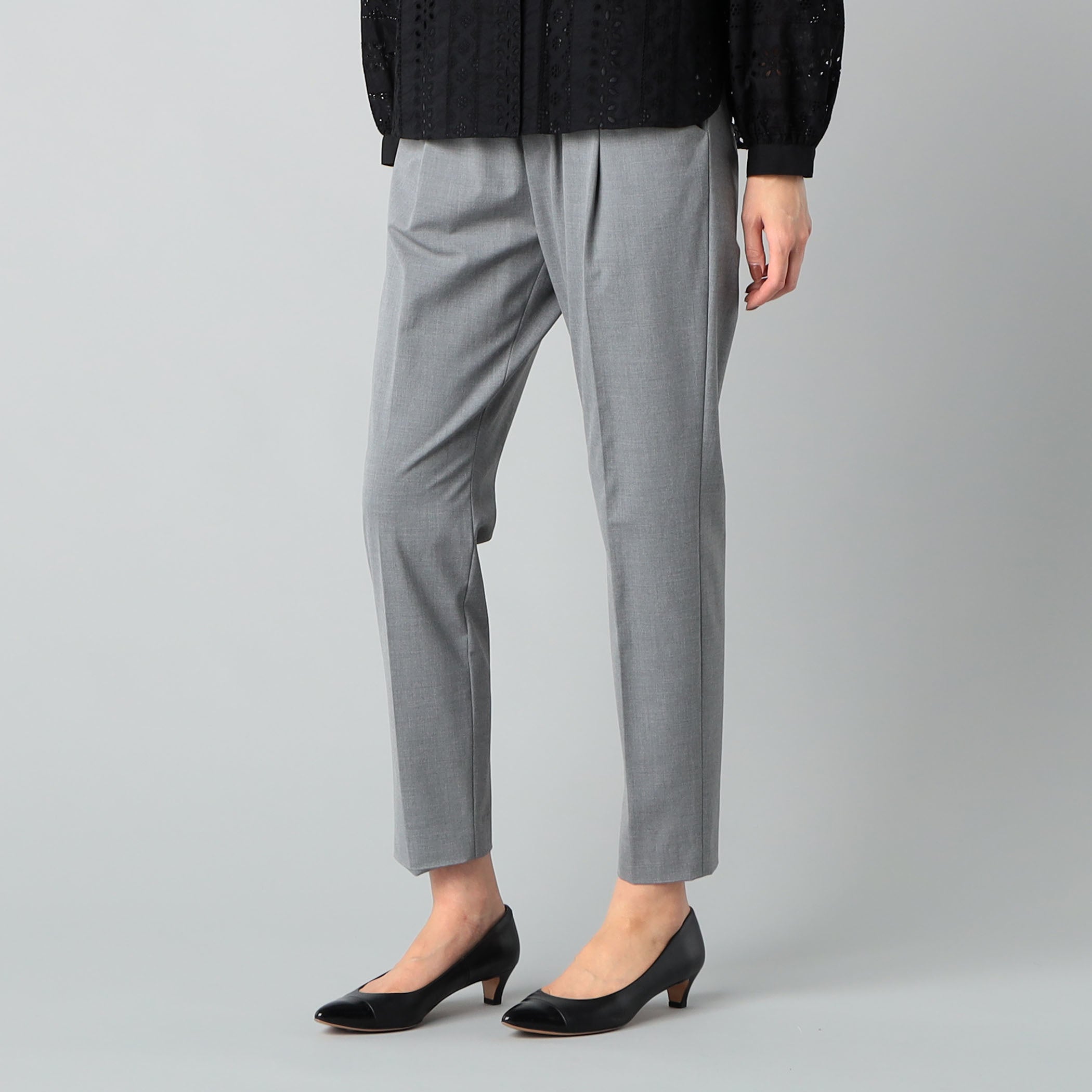 カラー：グレー