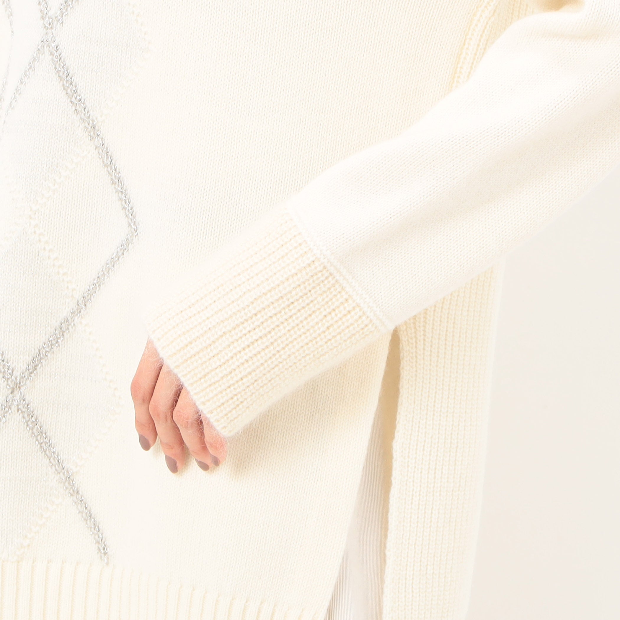 ニットチュニックは袖もシルクモヘヤを使用