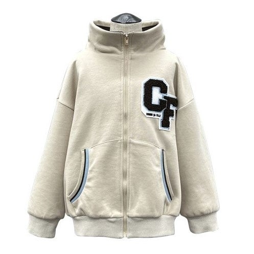 パーカ　(95～130㎝)15,400円　(140～160㎝)16,500円　※全て税込　カラー：ベージュ