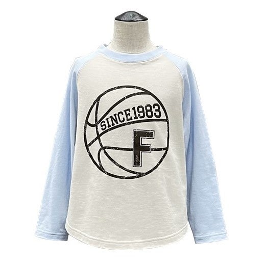 ラグランTシャツ　(80～130㎝)8,800円　(140～160㎝)9,900円　※全て税込　カラー：ベージュ