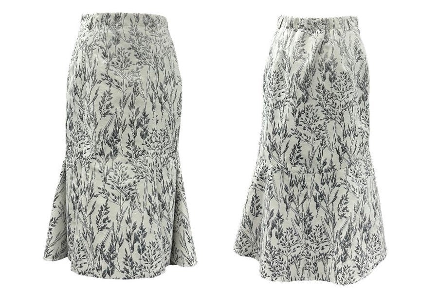 ［左］前　［右］後ろ　マーメイドスカート　35,200円(税込)　カラー：オフ×シルバー