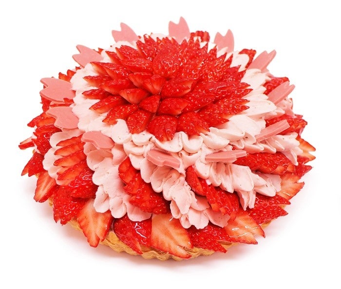 「満開―奈良県 平群町産 いちご『古都華』と桜あんのケーキ―」1ピース・税込み1,300円