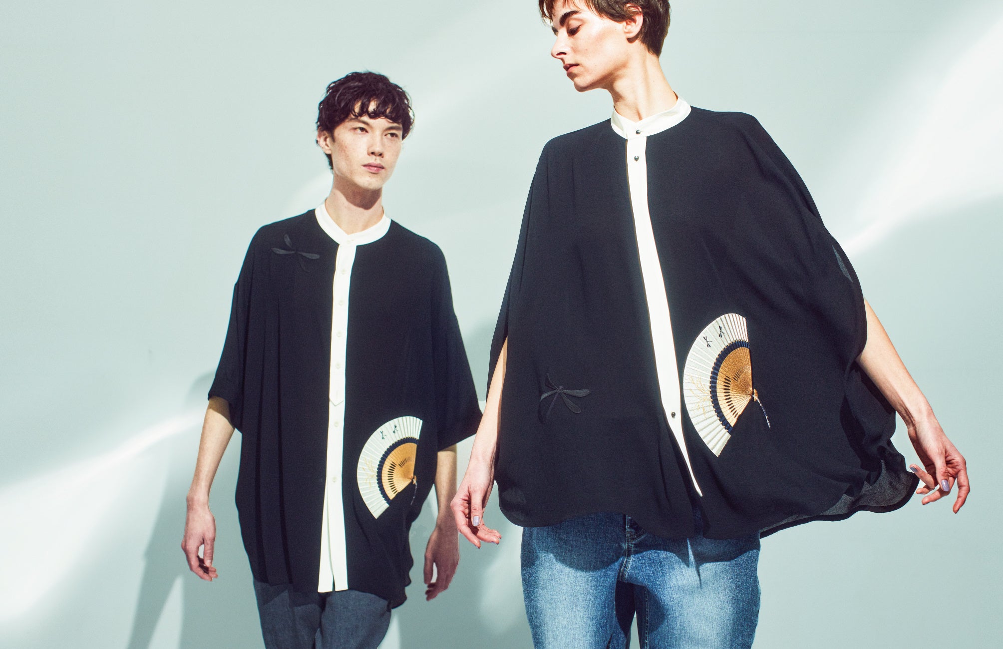 ［ベータ］シャツ　47,300円、［ベータ・メン］シャツ　47,300円　※全て税込