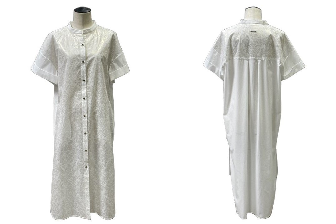 ロングシャツ　59,400円(税込)　カラー：オフホワイト