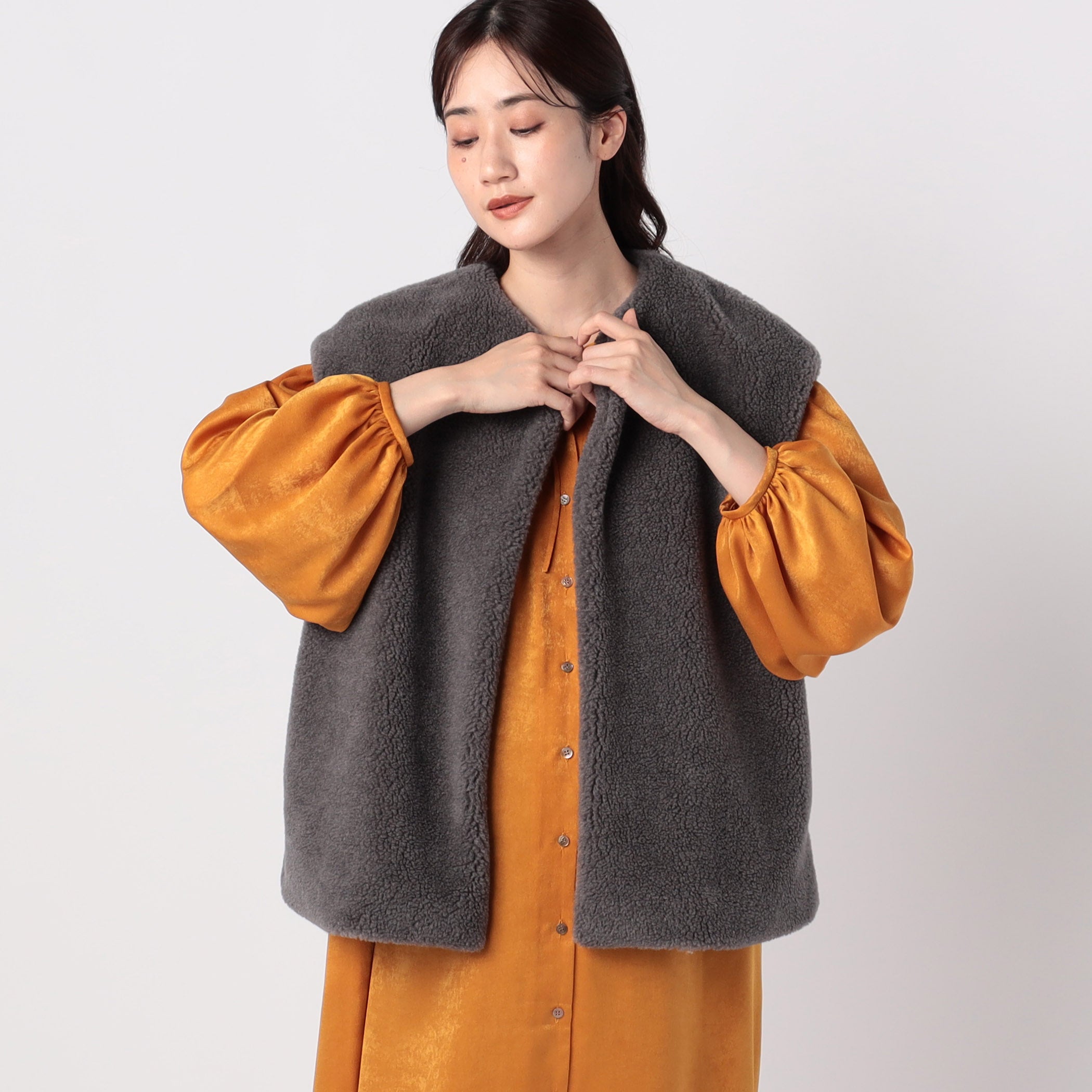 カラー：チャコール