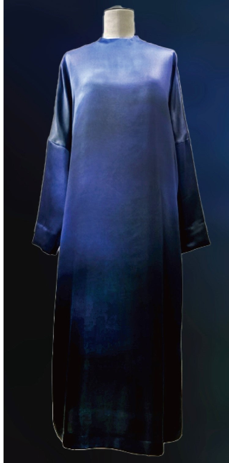 ドレス　97,900円(税込)