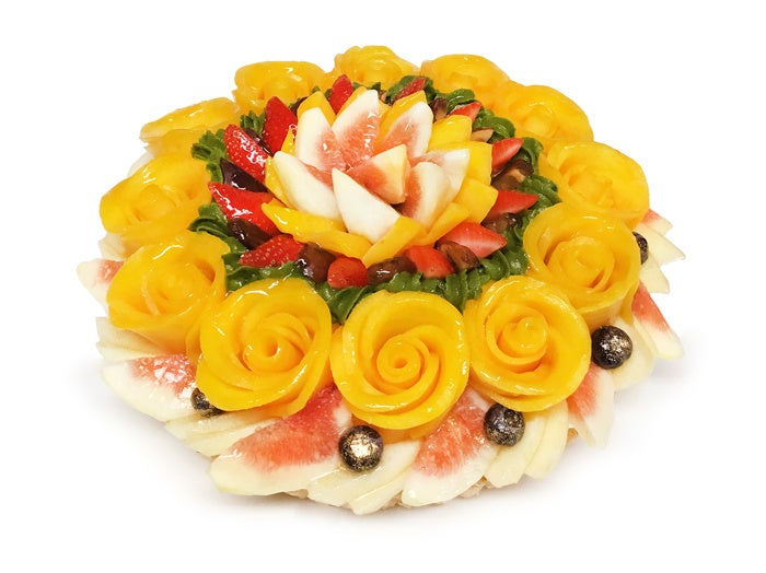 敬老の日限定ケーキ―秋のフルーツとマンゴーローズの抹茶モンブラン―