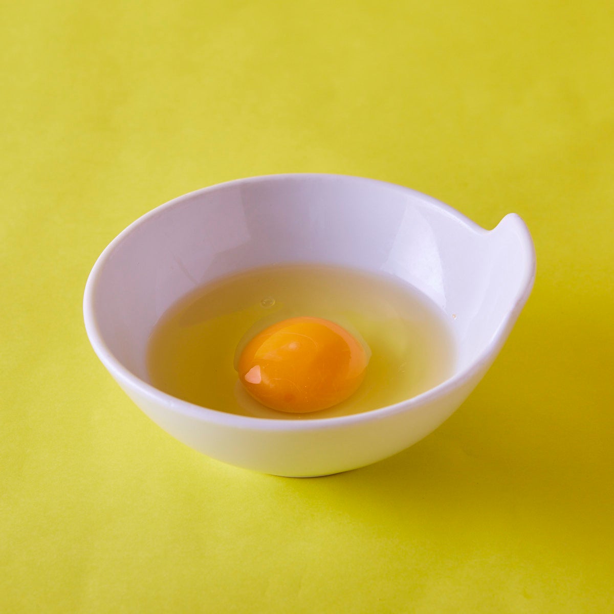 生卵は1つ無料でつきます。