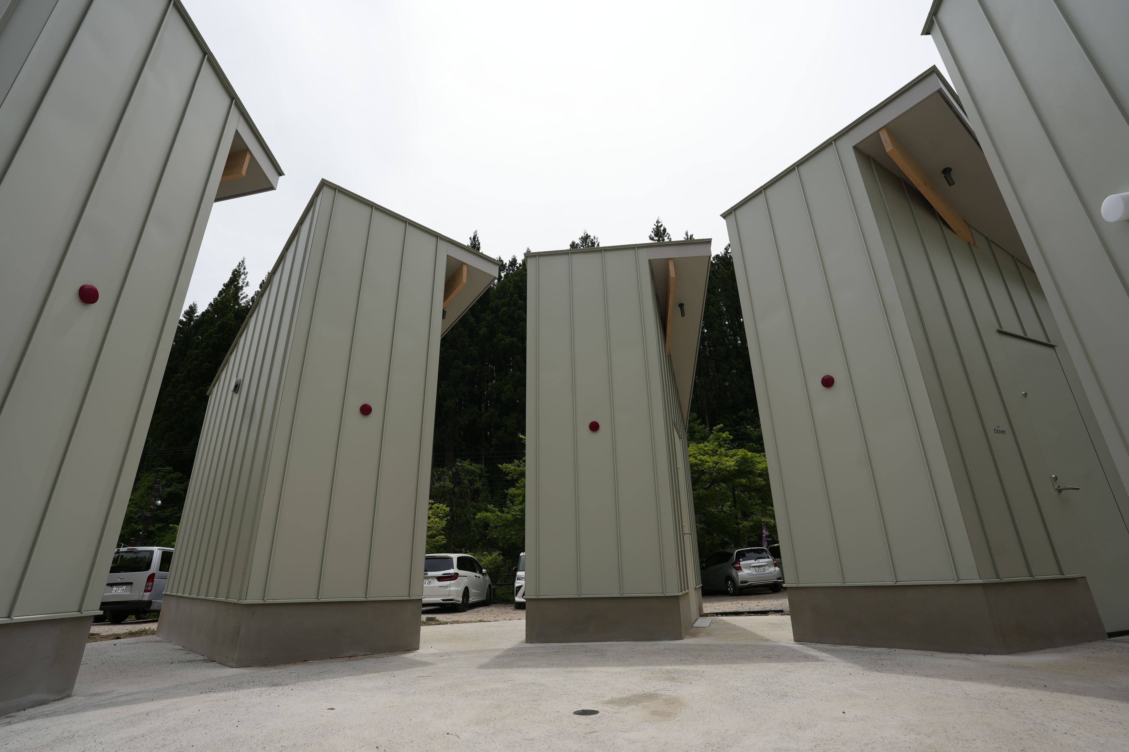 四万温泉の玄関口に新施設「THE LOOF」及びArt Gallery「+toilet」が