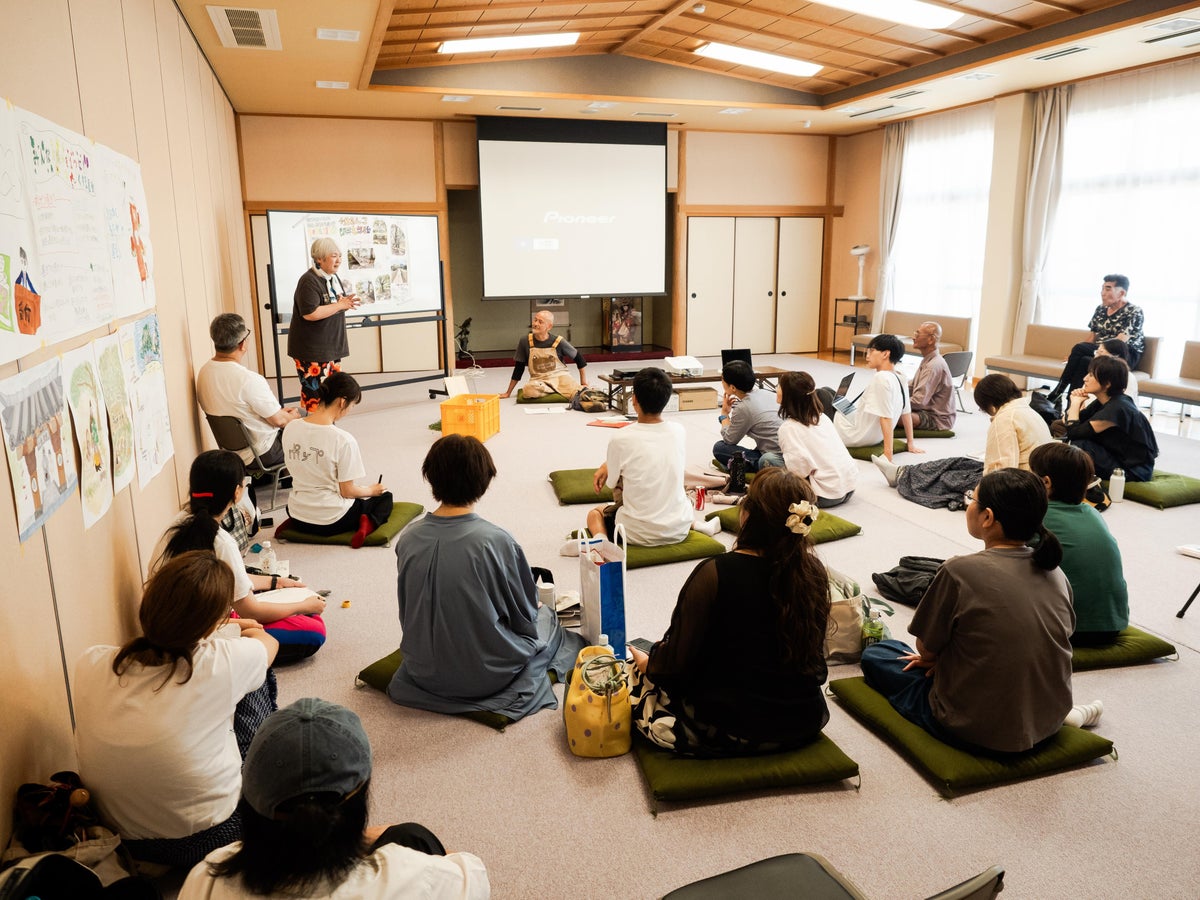 妄想屋台プレゼンの様子(2026年7月)撮影:TOMOKO MAKIURA