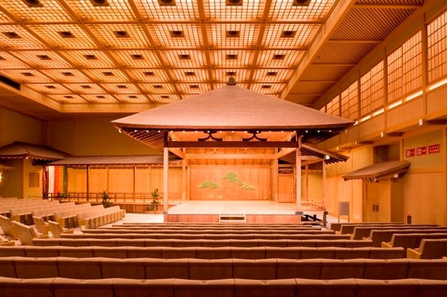 横浜能楽堂　本舞台