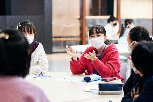 中学生プロデューサー会議の様子©平舘平