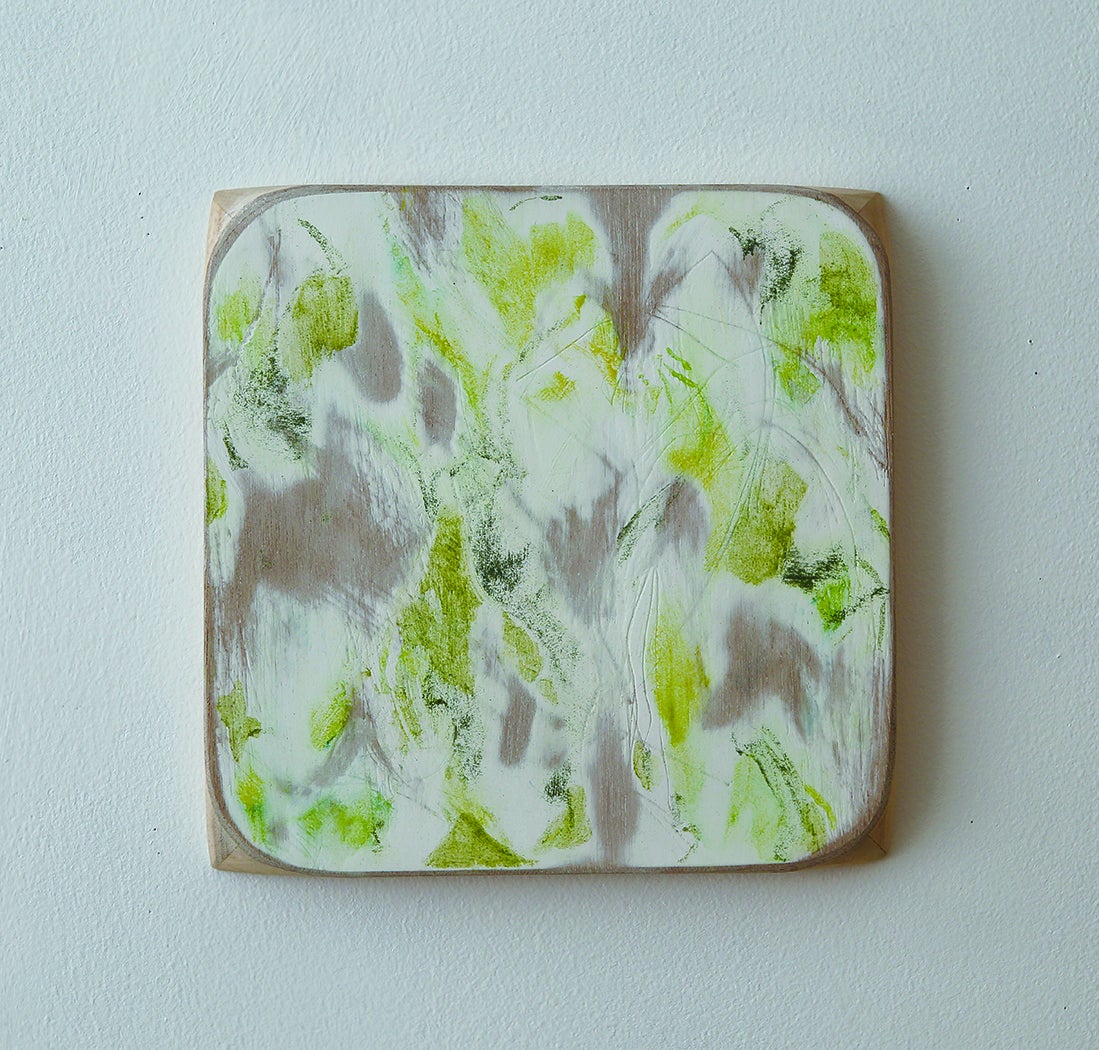 古山結《探さないでください》2022年/木製パネル、下地材、岩絵具、水干絵具、膠/23.7×23.7㎝