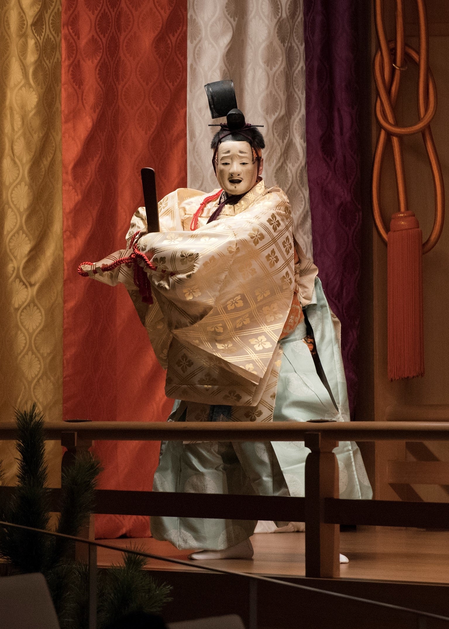 能「融」（金春流）山井綱雄（撮影：辻井清一郎）