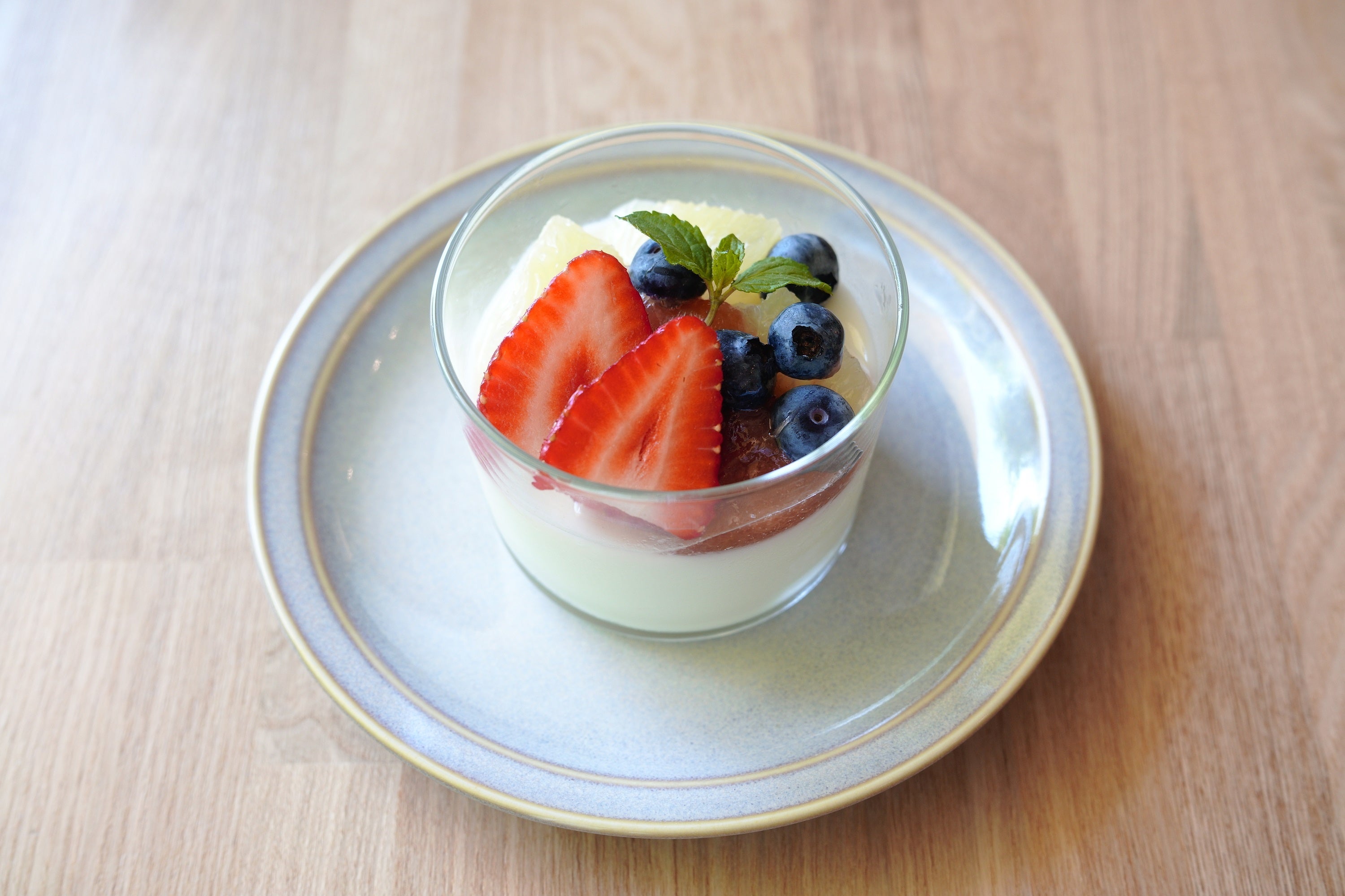 夏のフルーツのミルクプリン（季節のフルーツは変更になる場合があります）