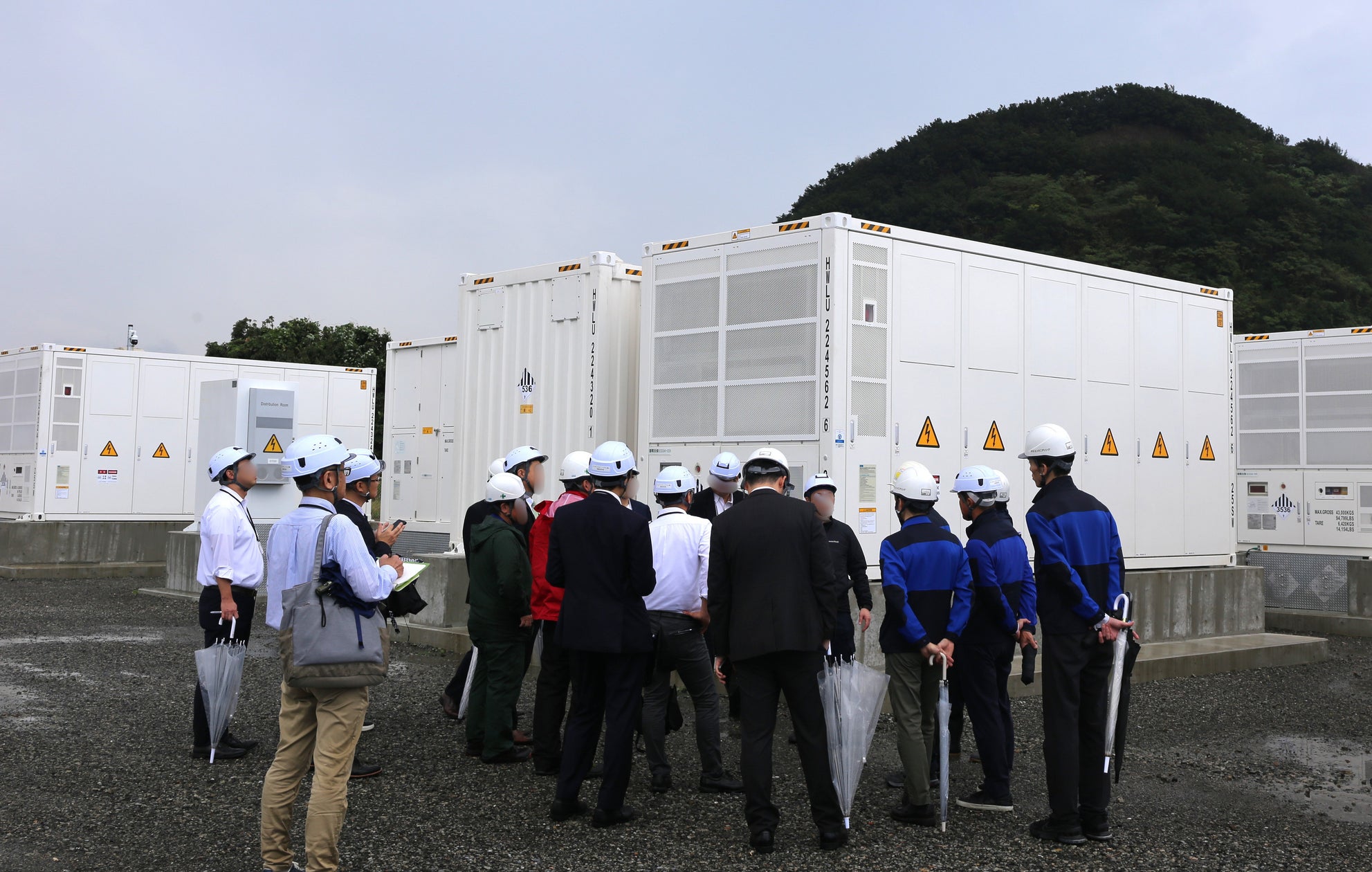 テスホールディングス、静岡菊川蓄電所で機関投資家向け現場見学会を実施