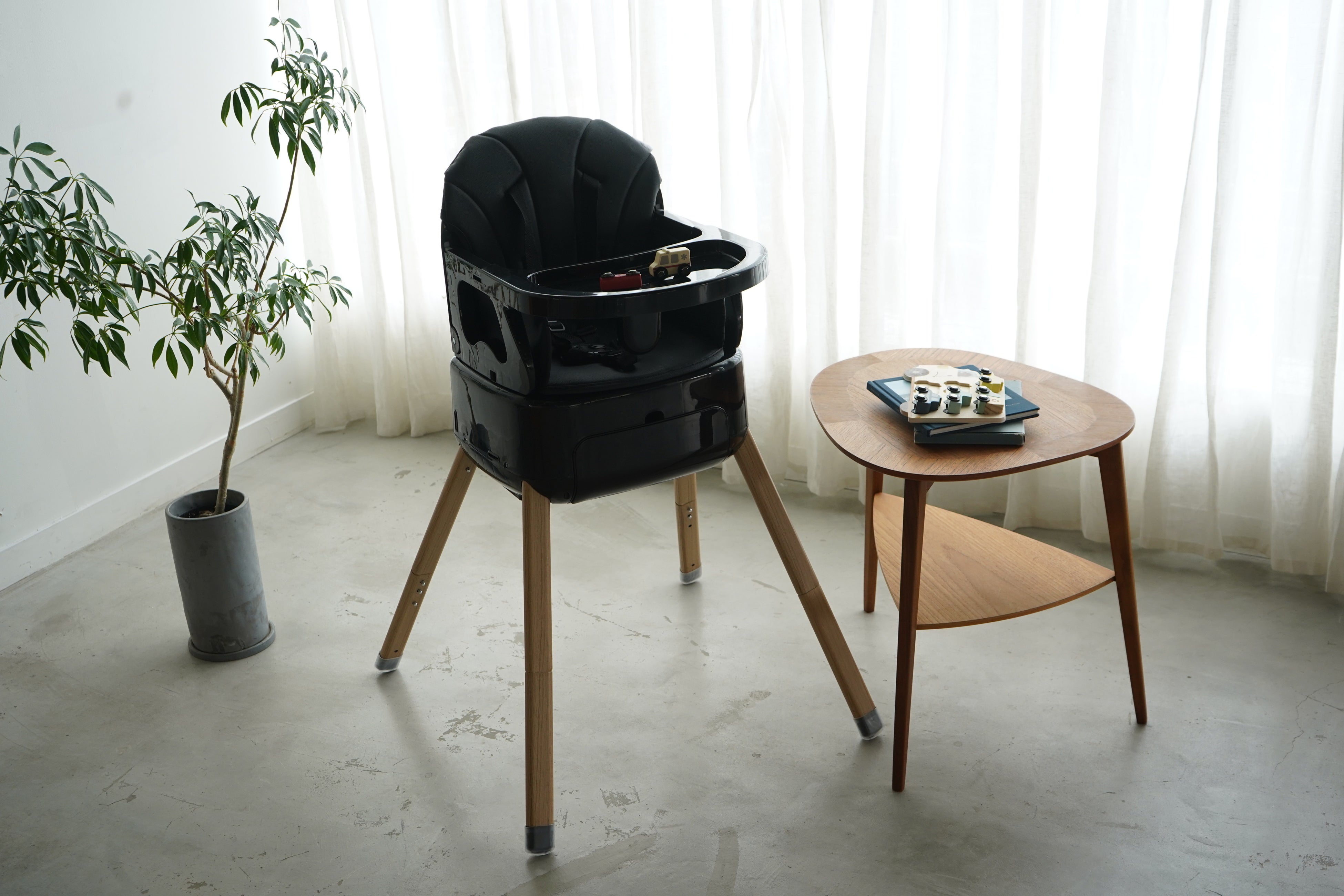 おでかけも、おうち時間も。「全部しまえて持ち運べる」新発想