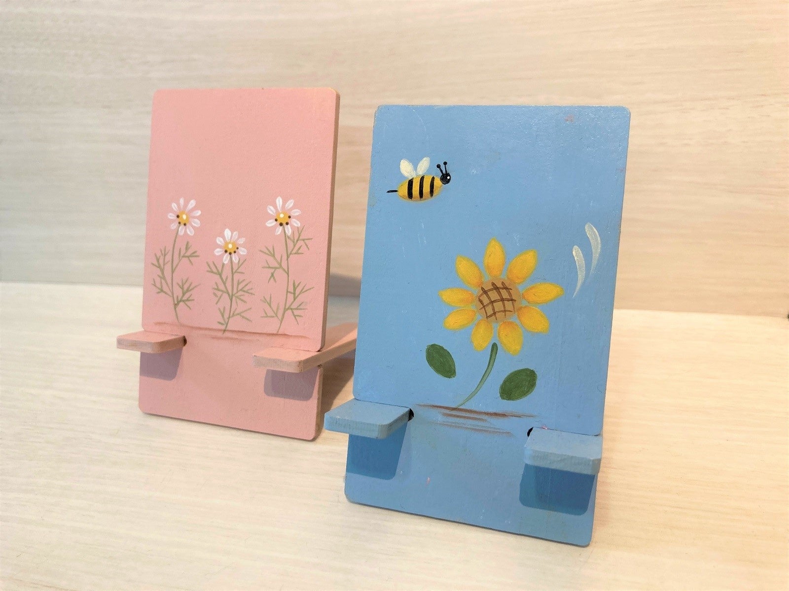 「間伐材を使ったスマホスタンド」 イメージ