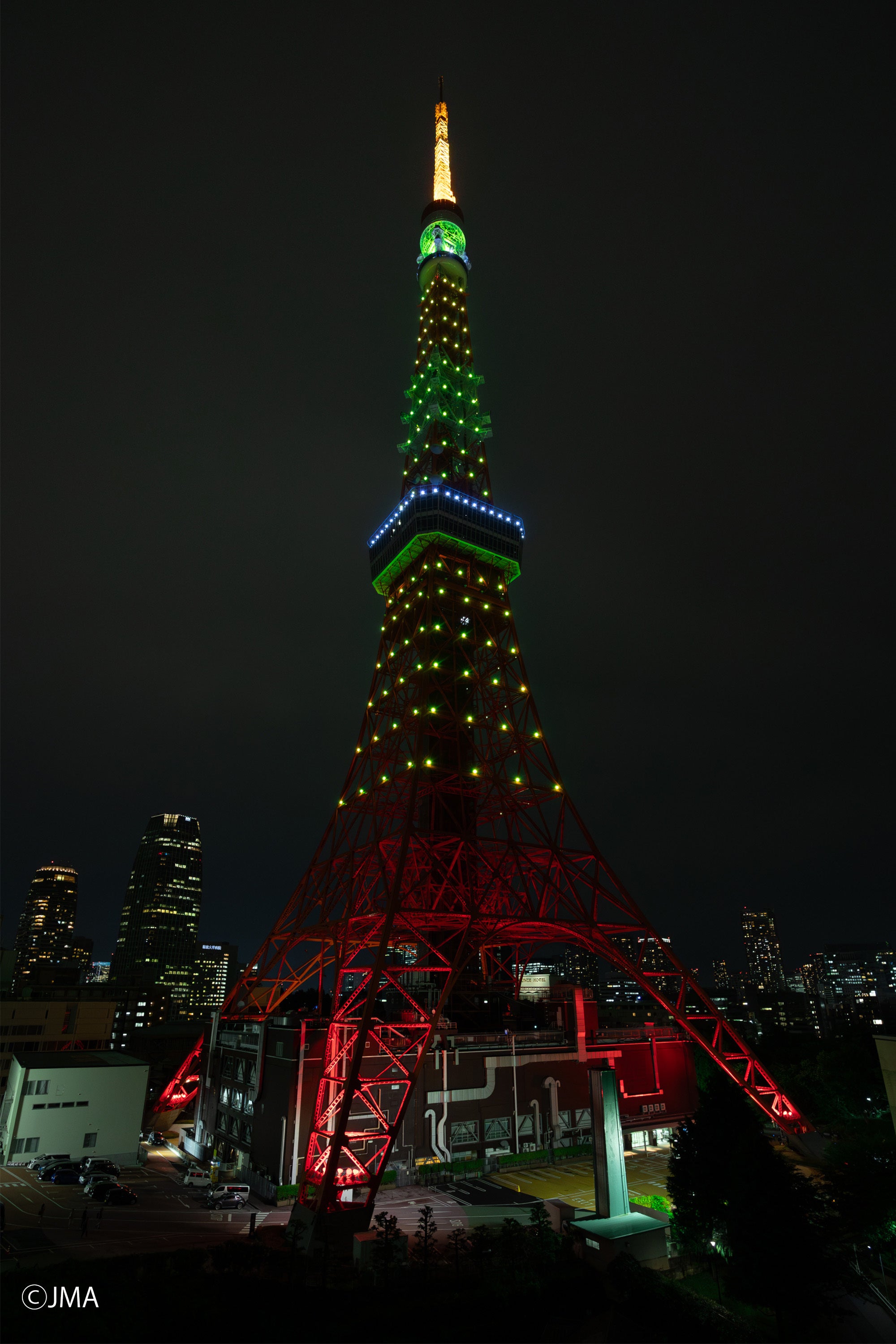 ライトアップされた東京タワー