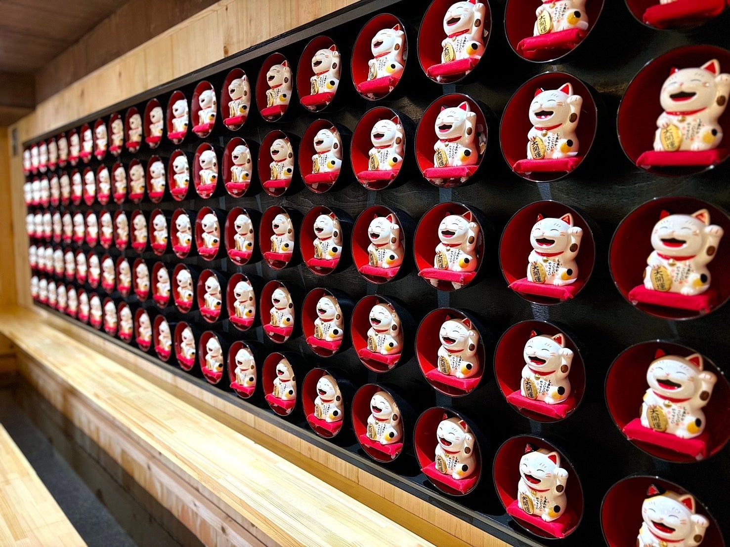 何故か外国人人気の高い、100匹の招き猫