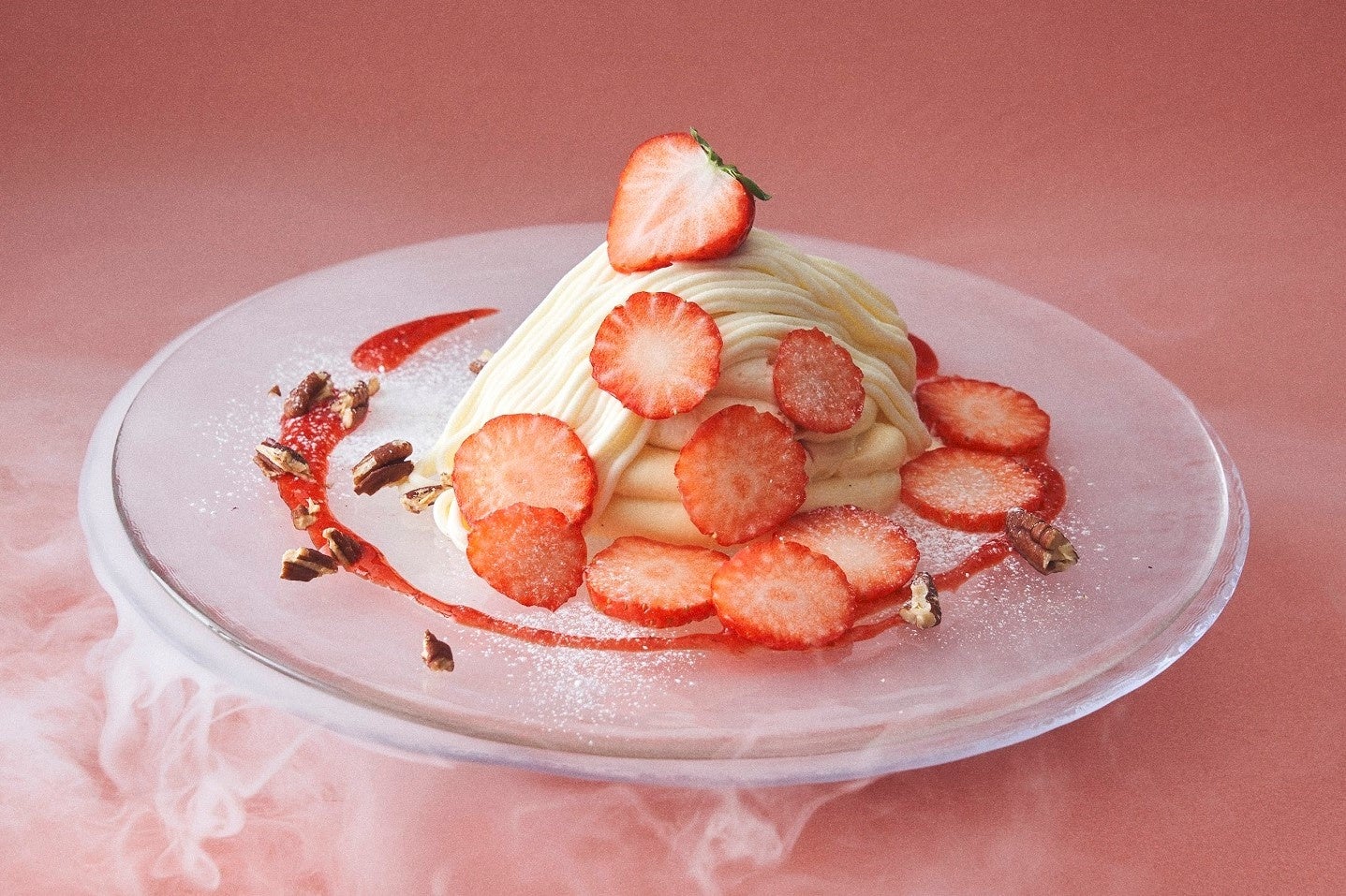 “あすかルビー”いちごが主役の“生”モンブラン