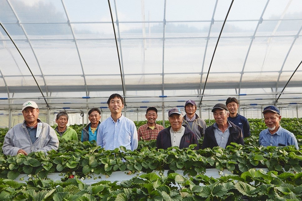 生産者の皆さん／写真  TOMOYASU NAKAO
