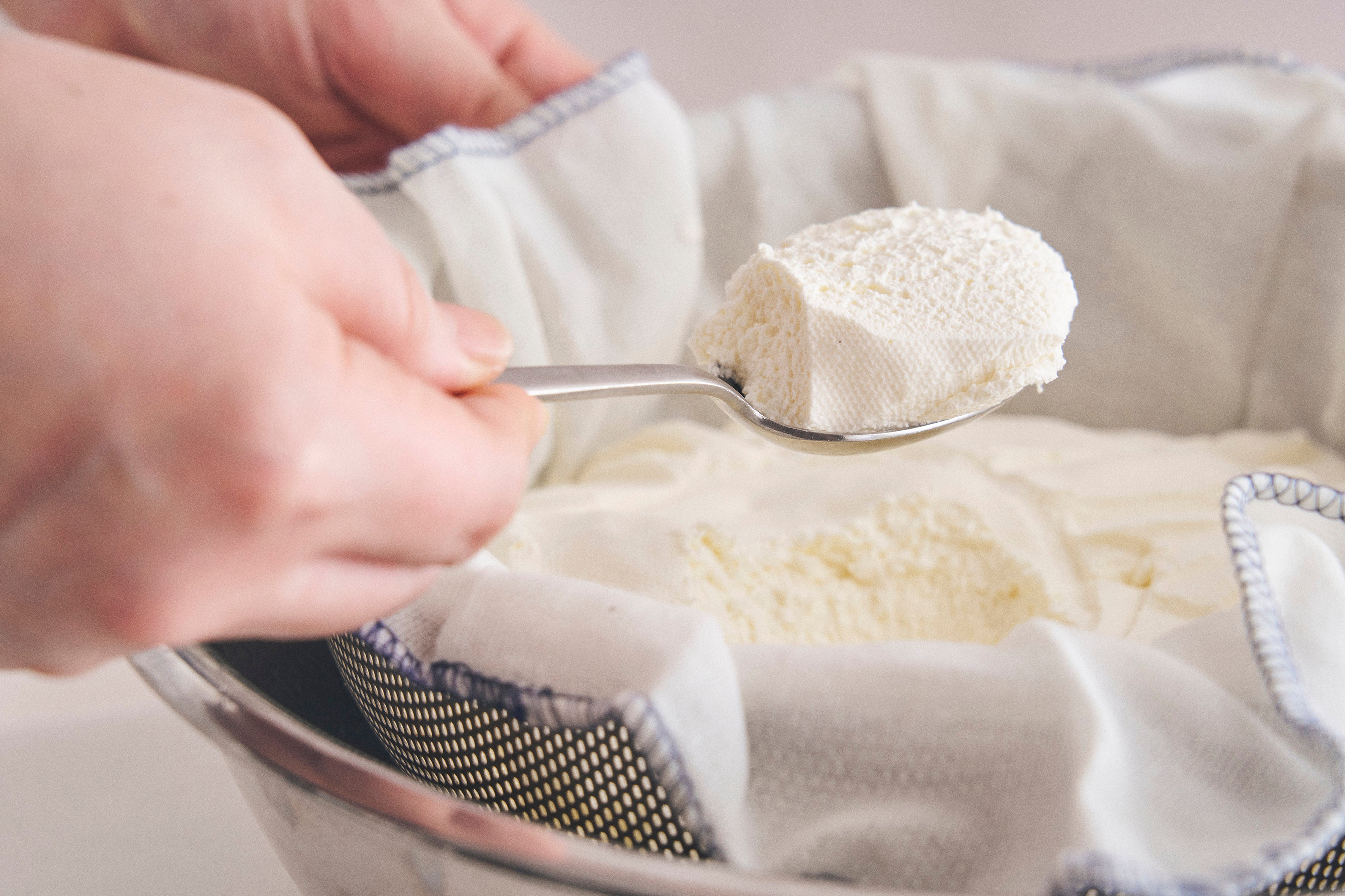 ギリシャヨーグルトを使用したクレームダンジュ。