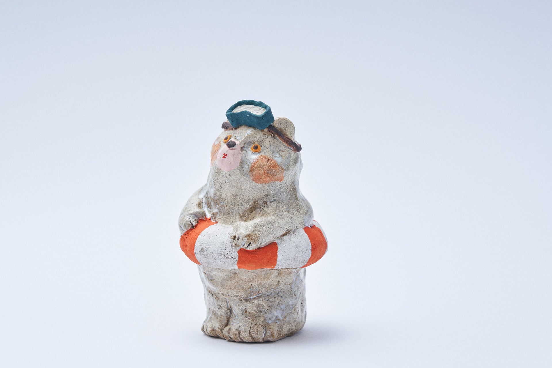 増田光「浮き輪を持ったくま」