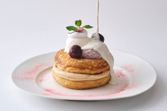 ひと足先に“桜”を楽しむ、ビブリオテークの3月限定〈桜×チェリーのお花見パンケーキ〉登場! ひと足先に“桜”を楽しむ、ビブリオテークの3月限定〈桜×チェリーのお花見パンケーキ〉登場!