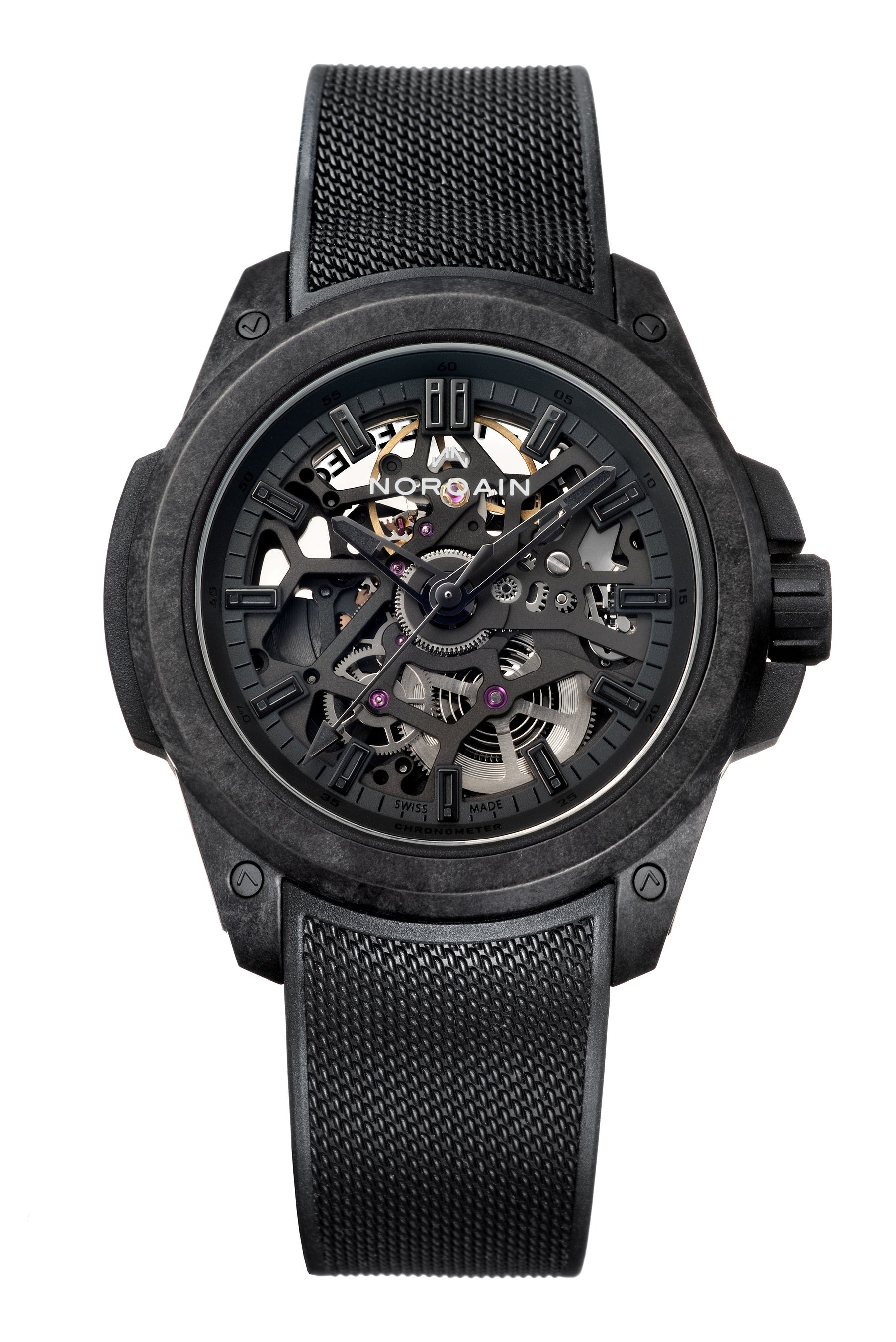 THREECの特別オーダーが生み出したオールブラックのコレクション