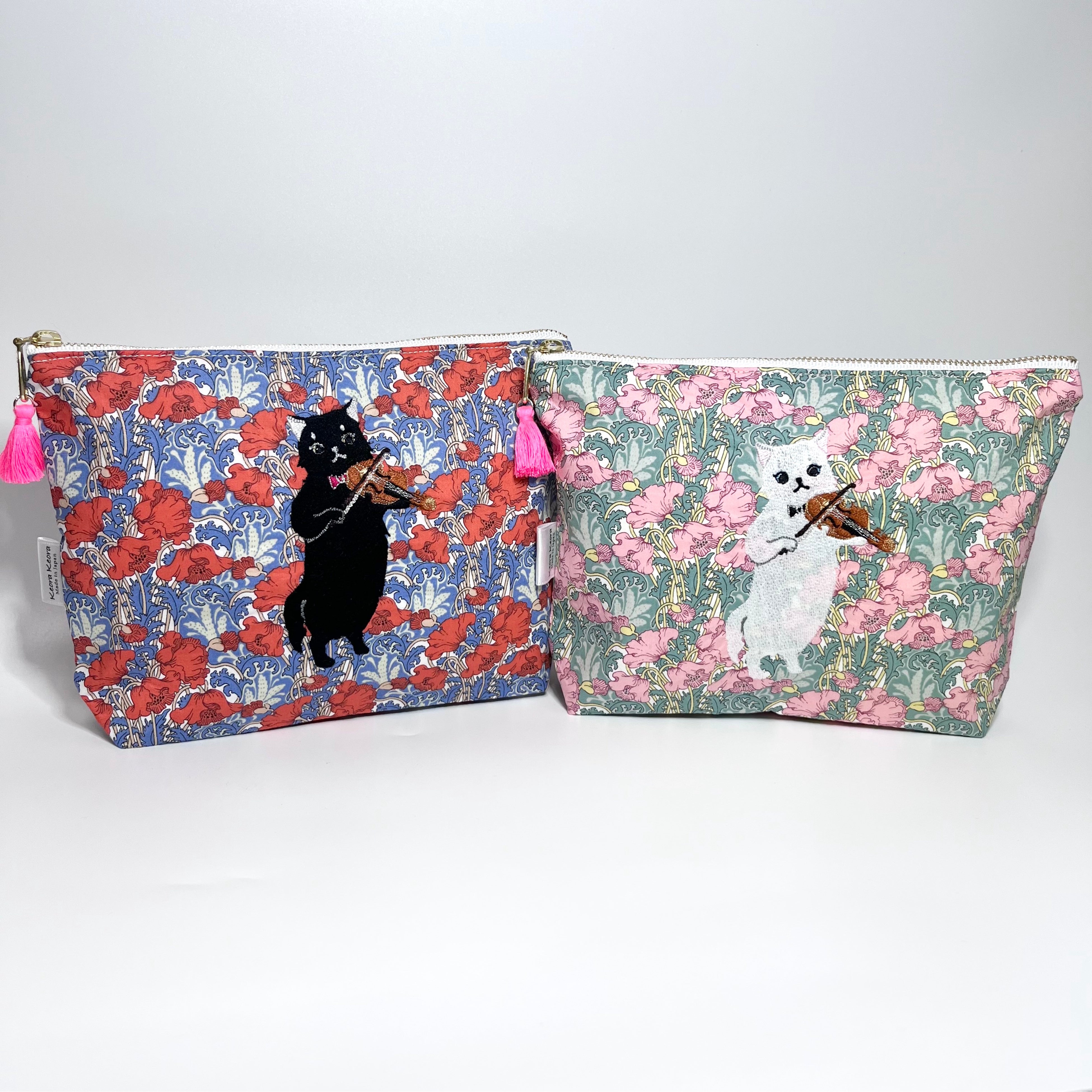 「ＫＥＯＲＡ ＫＥＯＲＡ」 バイオリンネコ刺繍ポーチ各4,950円（税込）