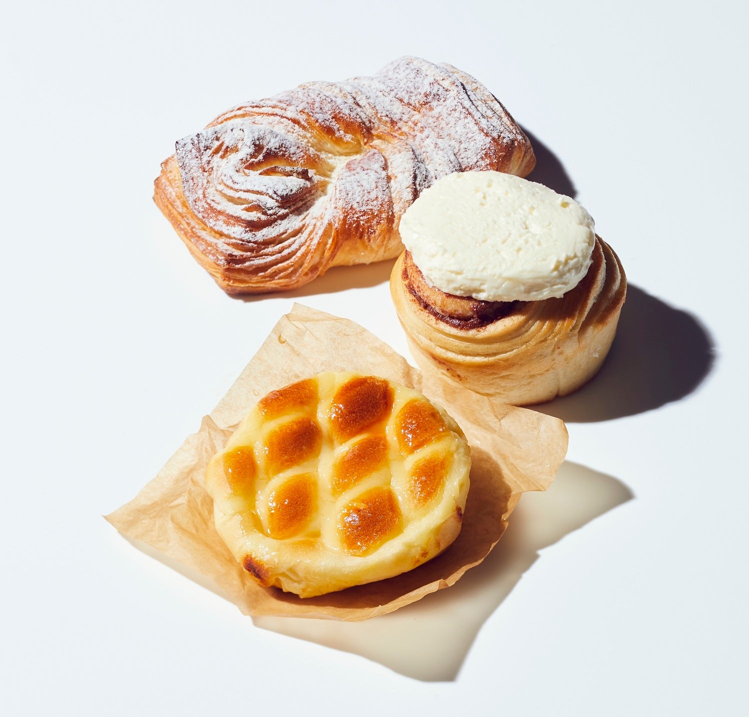 パン各種　240円～