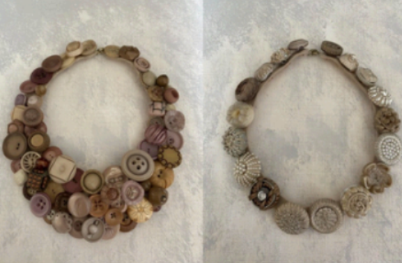 ネックレス(左)77,000円、(右）66,000円