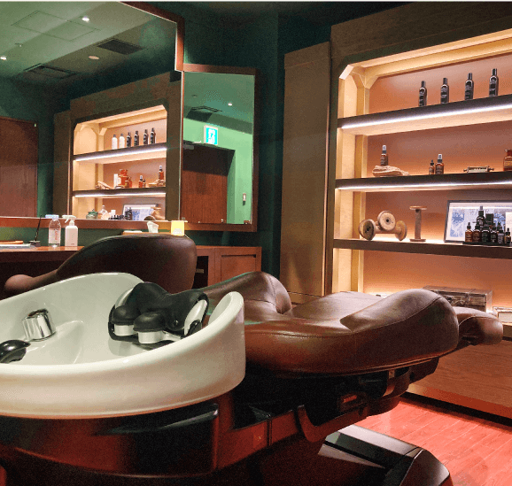 「ジョンマスターオーガニック ザ・サロン」 ヘッドスパ〈施術時間：約70分、所要時間：約120分〉13,750円 ◎阪急グランドビル19階 『HANKYU BEAUTY SALON』