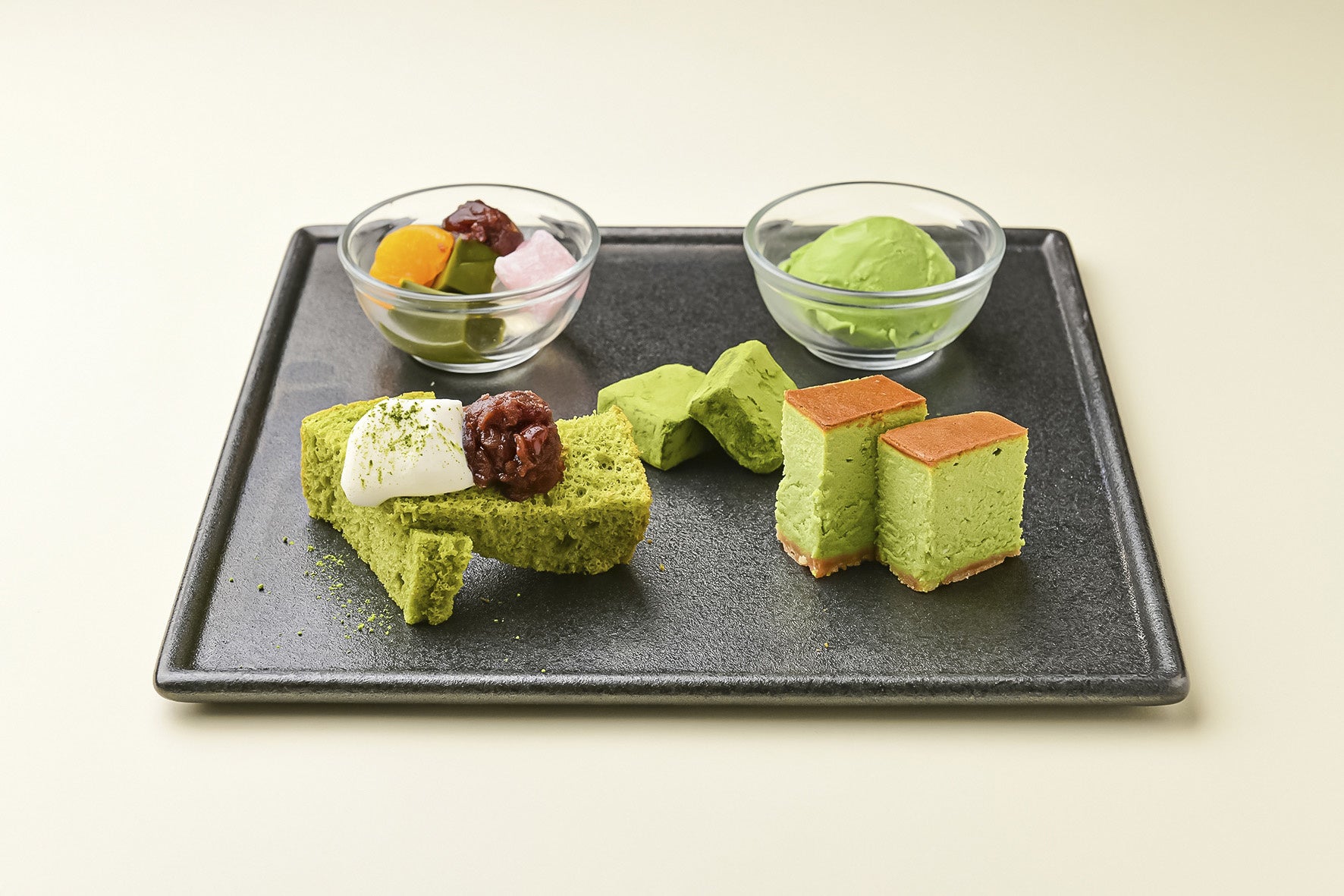 「かんみこより」 抹茶プレート(ドリンクセット) 1,300円◎9階