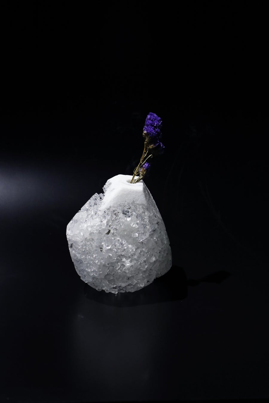 「thawing(中)」  (幅10.9×奥行9.9×高さ11.5cm、箱付(木箱))38,500円(税込) ※その他、「thawing(小)」 (幅9.2×奥行8.4×高さ7.3cm 木箱付) 33,000円(税込)がございます。