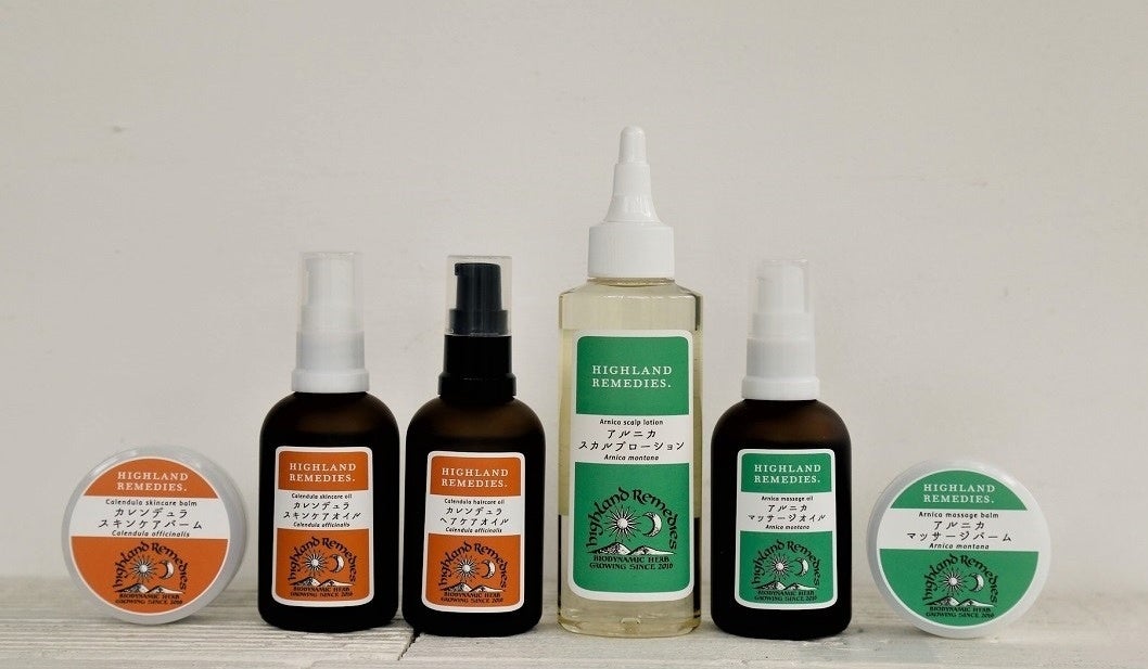 アルニカスカルプローション 120ml 税込3,520円、アルニカマッサージオイル60ml 税込4,620円など　◎プロモーションスペース21