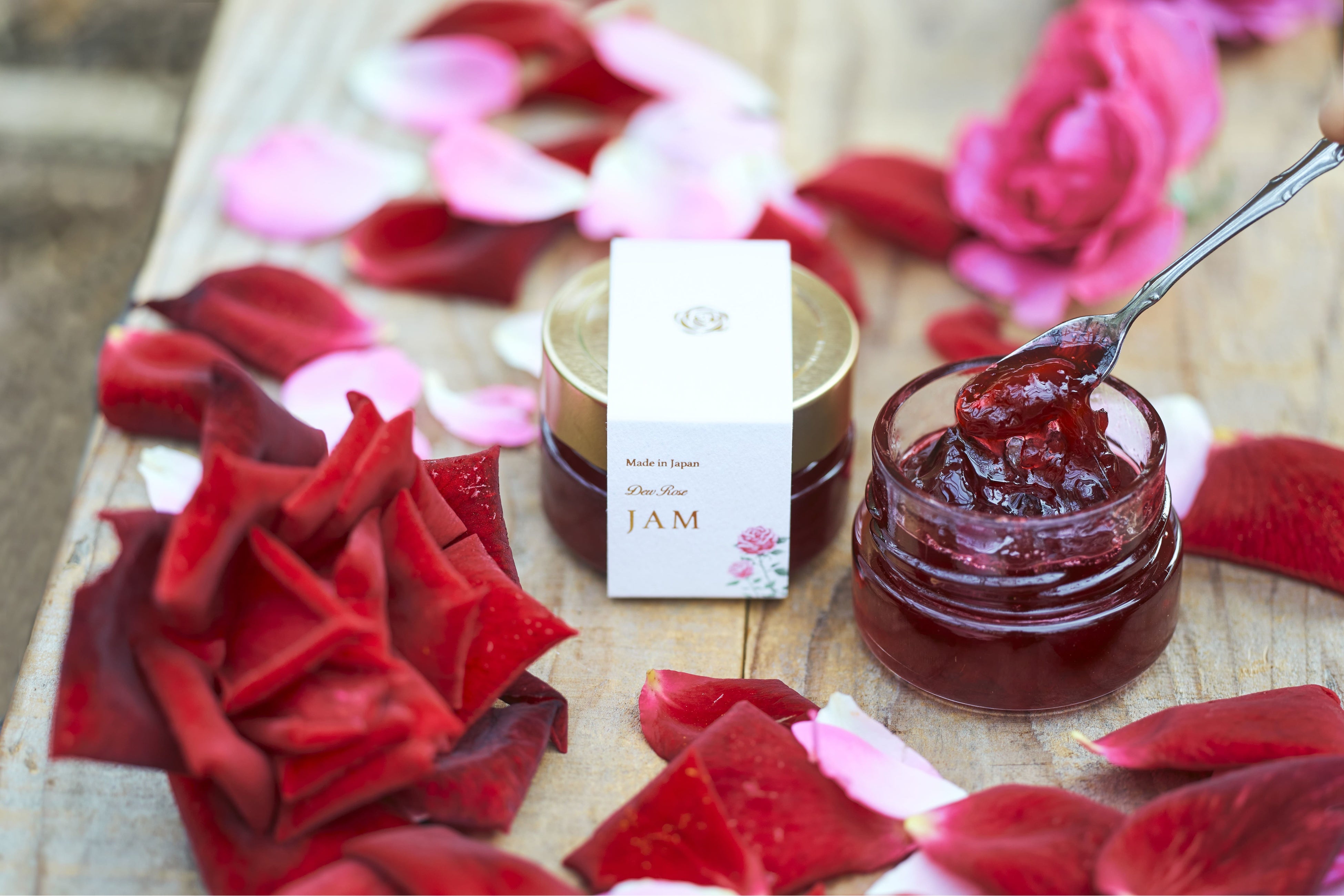 「あがらと」Dew Rose JAM(100g) 2,700円、Dew Rose CORDIAL(140ml) 2,376円　◎地下2階 プラットファームマーケットミニショップ