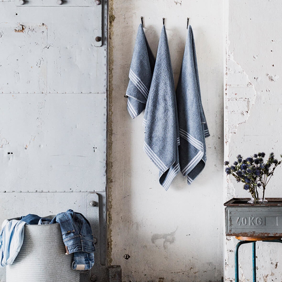 756【新品未使用✴︎フィンランド購入】シルク100％／大判９０x９０／９９ユーロ 創業200周年記念 フィンレイソン展」北欧フィンランド最古の