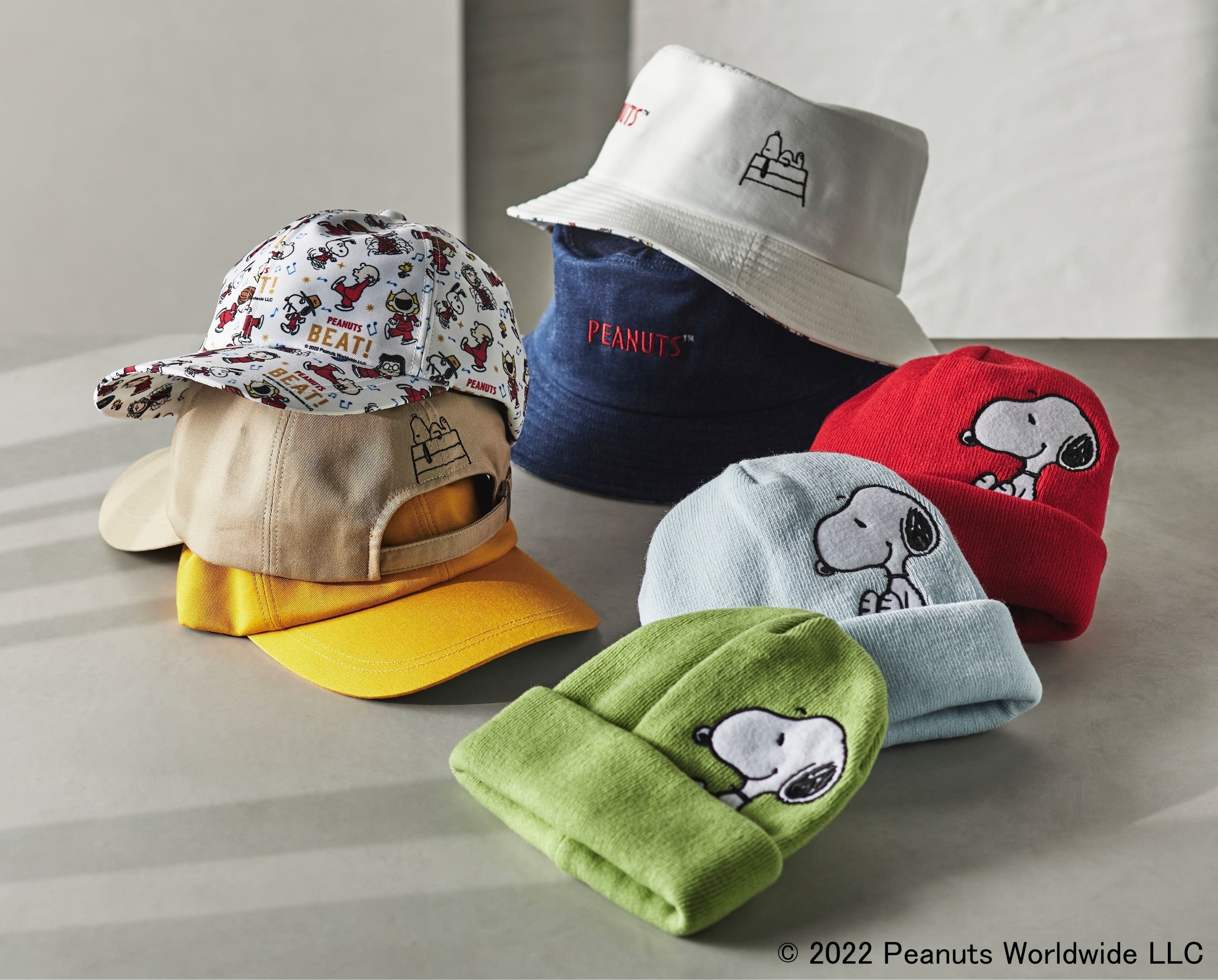 「カシラ」 キャップ 各8,250円 、バケットハット 各9,900円、 ニット帽 各8,800円 ◎8月10日(水)～23日(火) ◎1階 シーズンイベント ※阪急うめだ本店・阪急公式オンライ ンストア限定