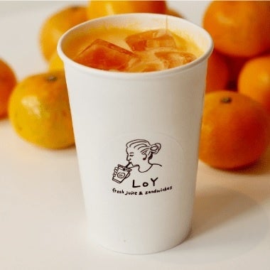 規格外のみかんを使用した果汁100%愛媛県産のみかんジュース。「ロイ」ジュース（1杯）750円
